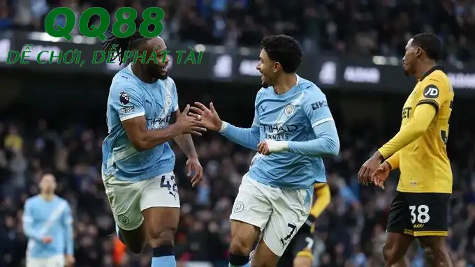 Man City bắt đầu tăng tốc, bám sát Arsenal trên bảng xếp hạng. (Ảnh: Goal)